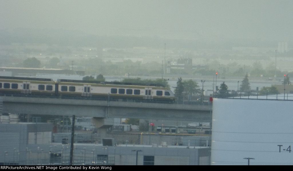 UP Express "A" unit DMU 1007